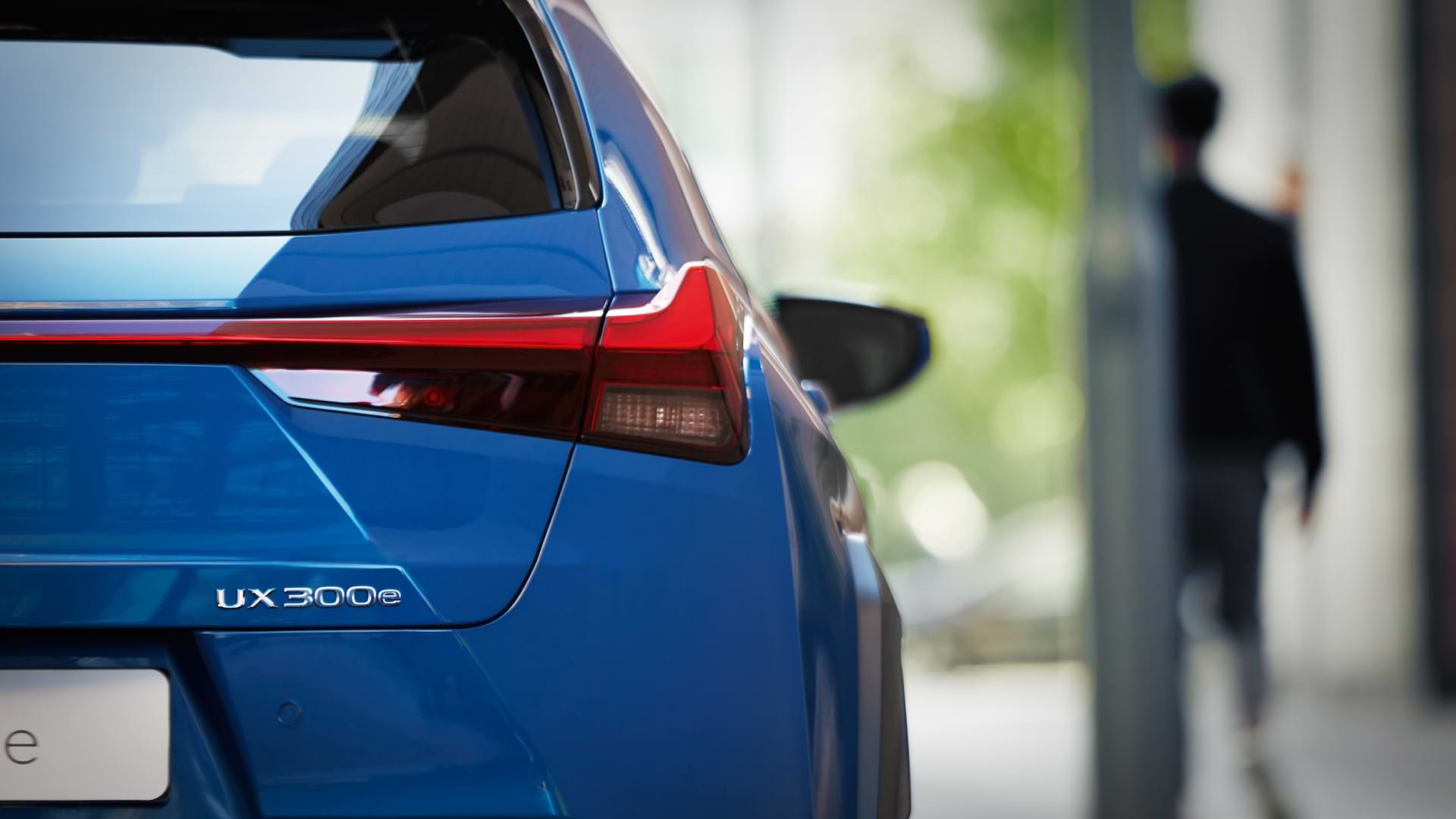 The right hand rear side of the UX 300e.